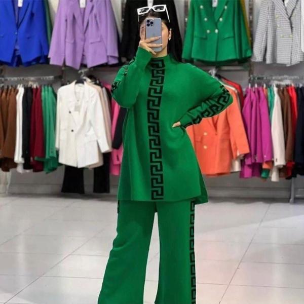 Women tracksuit