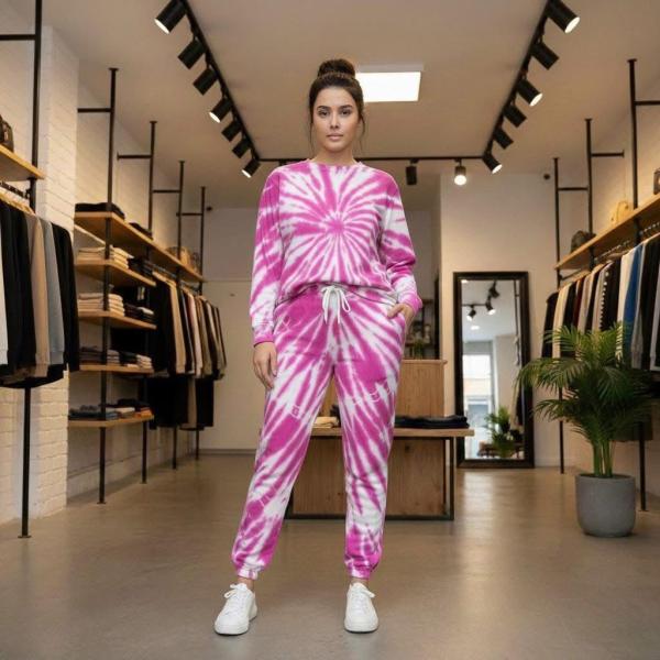Women tracksuit