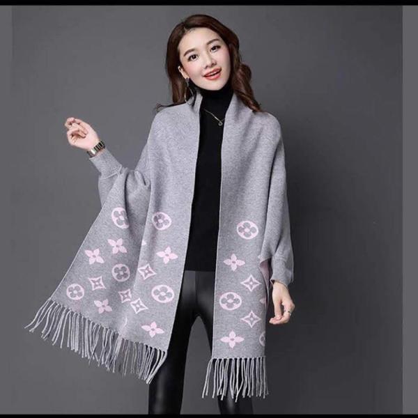 Pounchu shawl
