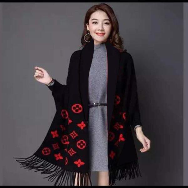 Pounchu shawl