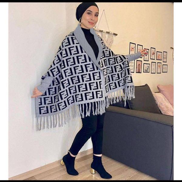 Women Pounhu Shawl